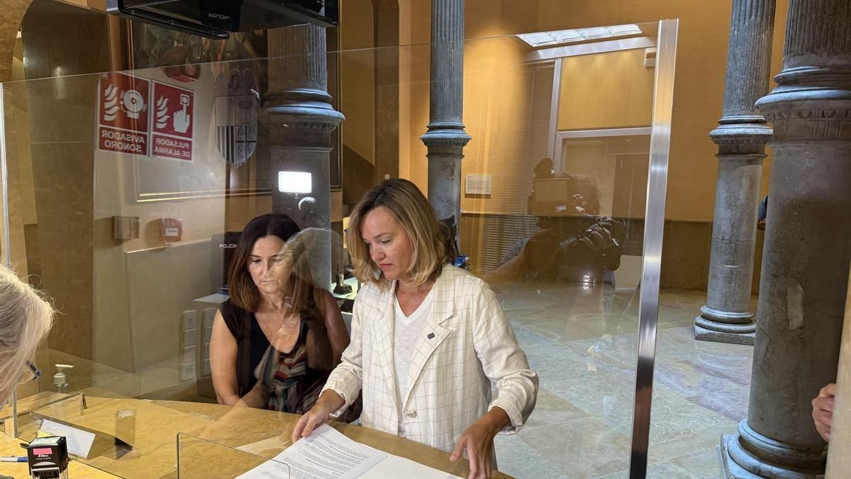 El PSOE recurre a la Justicia de Aragón para que Azcón justifique la retirada de la asignación a los menores extranjeros
