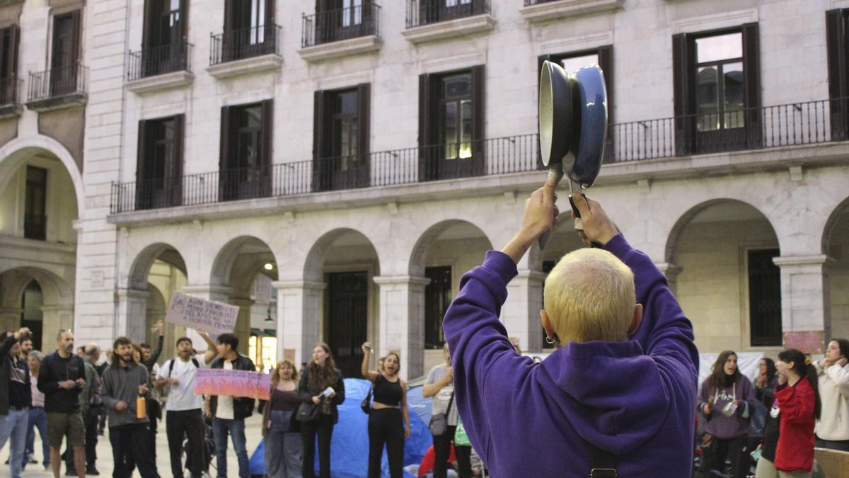 Cacerolada de las Inquilinas en Santander.