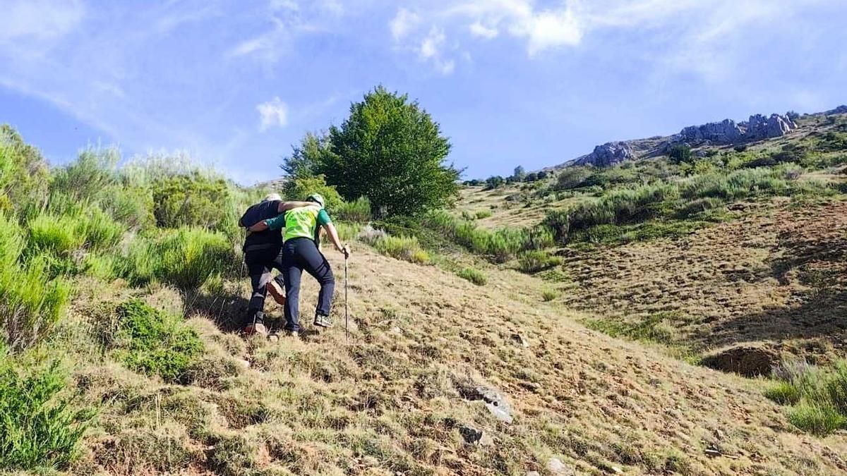 La Guardia Civil rescata a un montañero que se fracturó un pie en Valderrueda