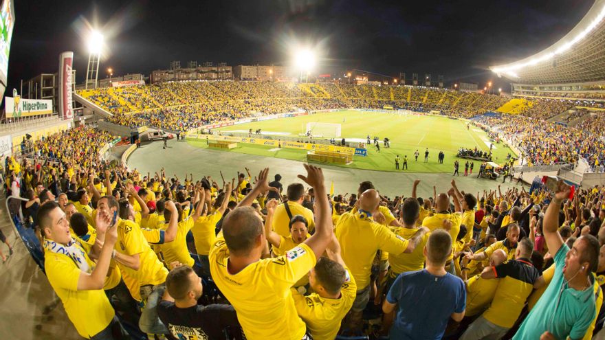 El Estadio de Gran Canaria vuelve a vivir el fervor por la UD Las Palmas