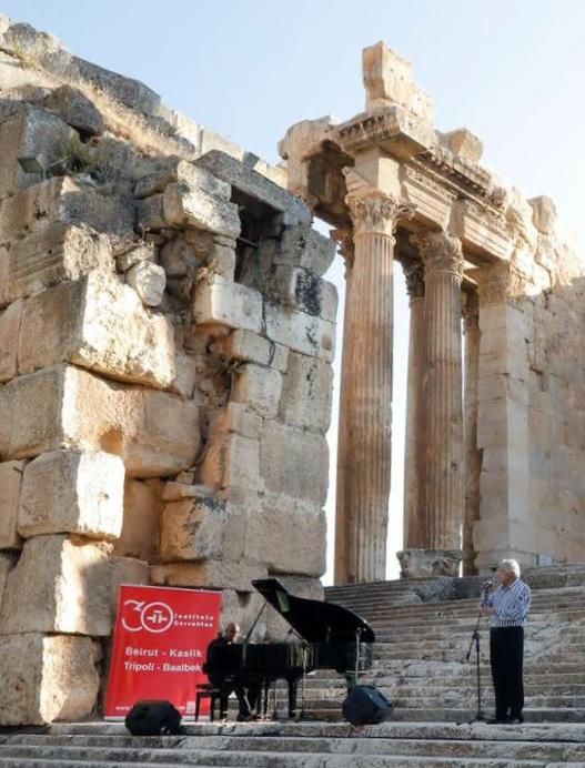 Espectacular escenario del concierto de Caco Senante