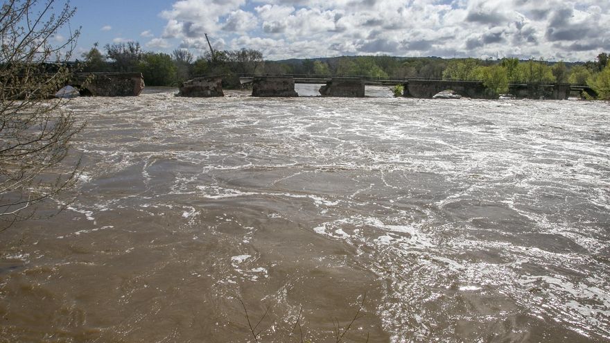 Los ingenieros de Caminos apuntan las razones del hundimiento del puente viejo de Talavera de la Reina