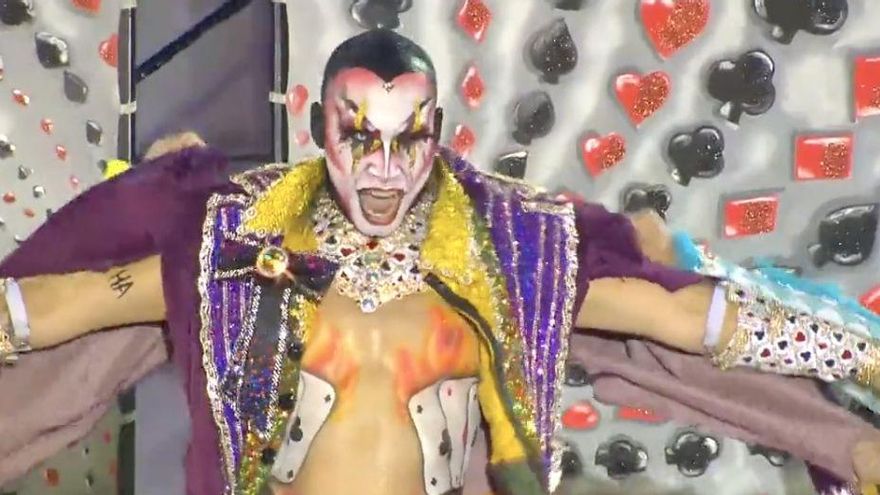 Un 'loco' Armek conquista al jurado de la Gala Drag Queen del Carnaval de Maspalomas