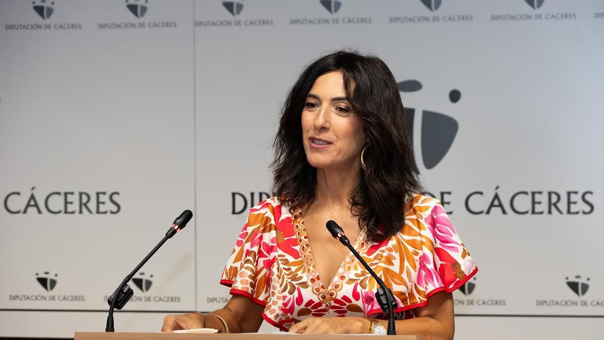 La Diputación de Cáceres aprueba nuevas inversiones en carreteras, cultura y servicios para cerrar el curso político