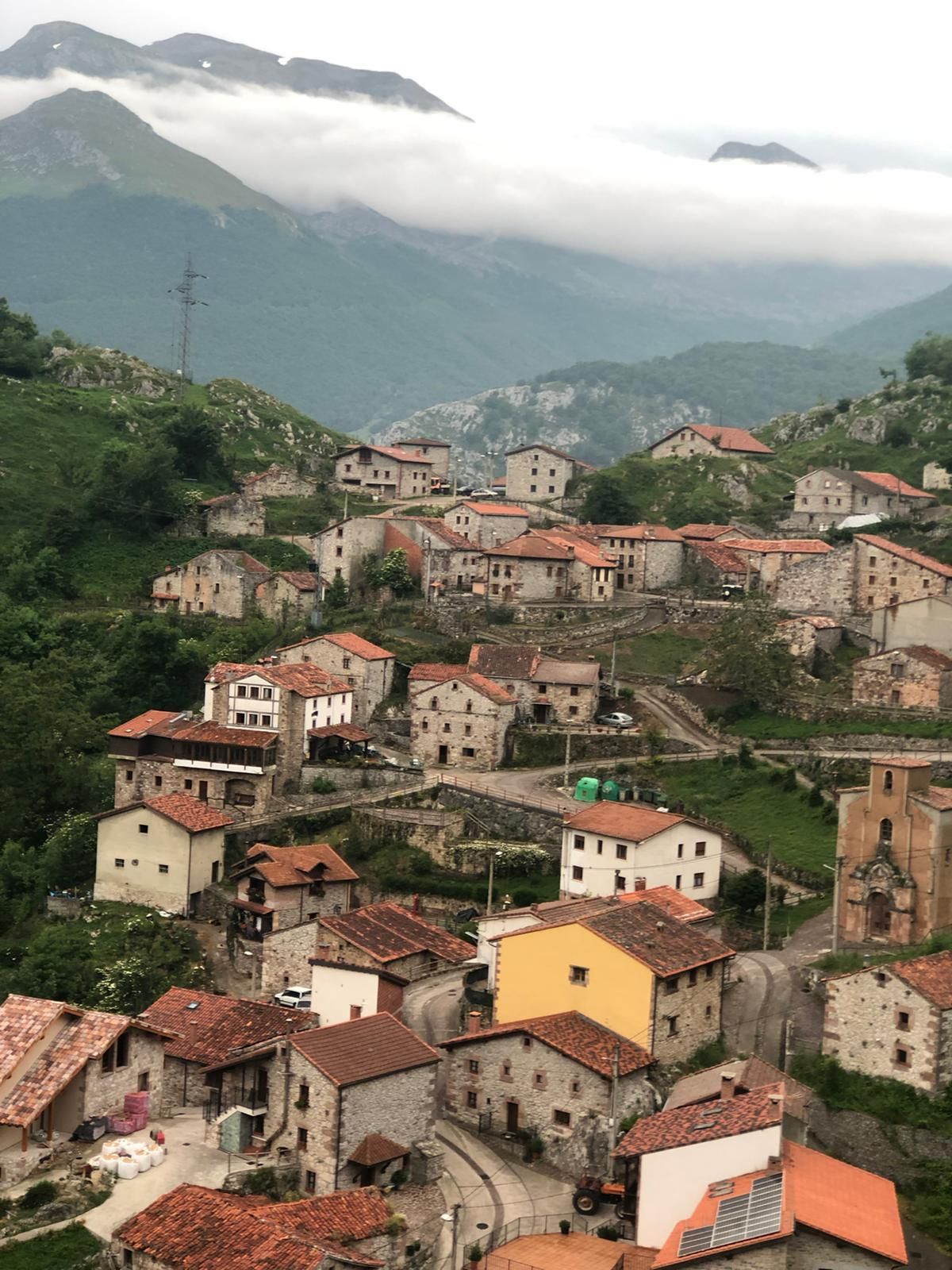 Núcleo urbano de Tresviso.