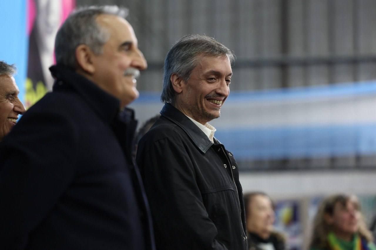 Guillermo Moreno y Máximo Kirchner, en un plenario de La Cámpora y afines en Hurlingham, el 26 de julio de 2025