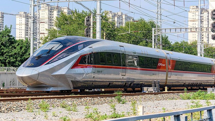 China se prepara para batir otro récord: está a punto de estrenar el tren bala más rápido del mundo