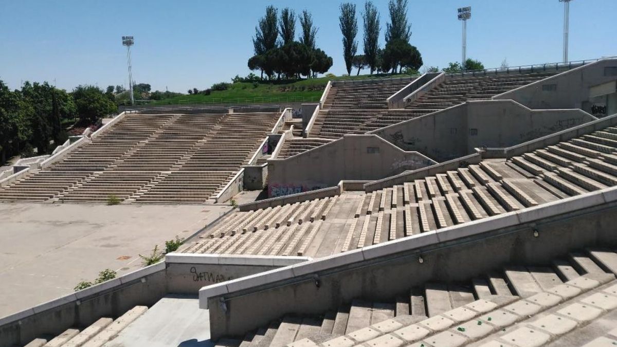 Estado actual de los graderíos del auditorio del parque Juan Carlos I