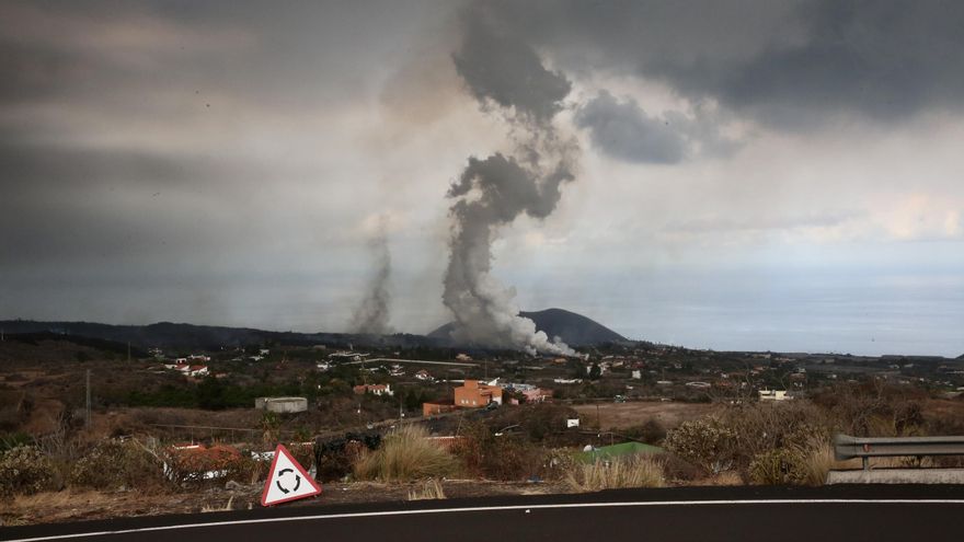 Columna de vapor de agua en La Palma. (Alejandro Ramos)