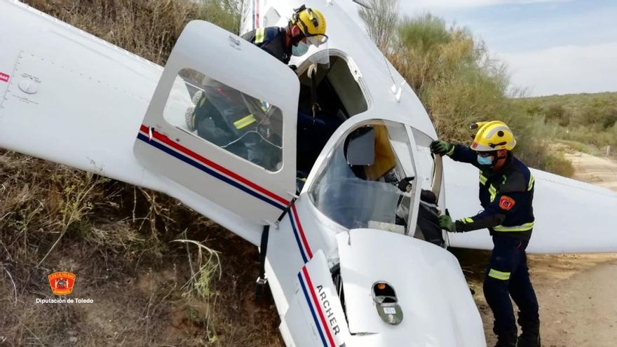 Dos periodistas de 'Madrid Directo', heridos leves tras sufrir un accidente en avioneta mientras grababan un reportaje