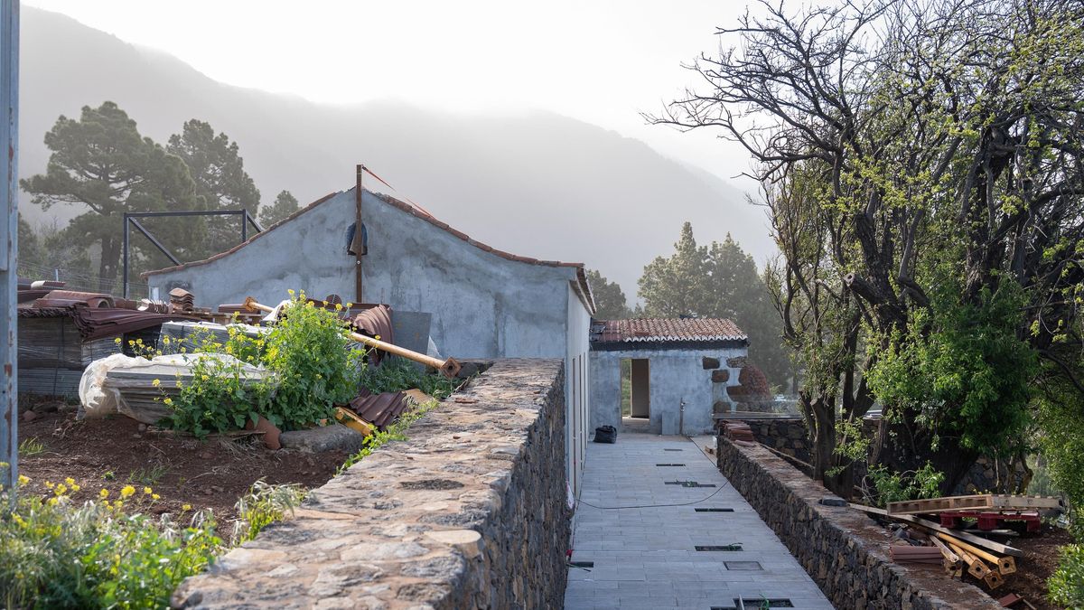 Exterior, en obra, del futuro Centro Forestal del Pino de la Virgen, en El Paso..