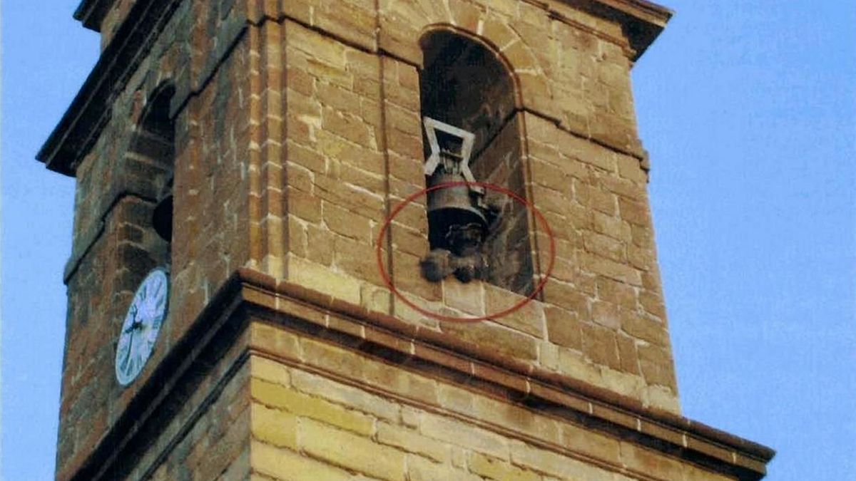 Pacma registra en la Junta más de 51.000 firmas contra el lanzamiento de la pava desde el campanario de Cazalilla
