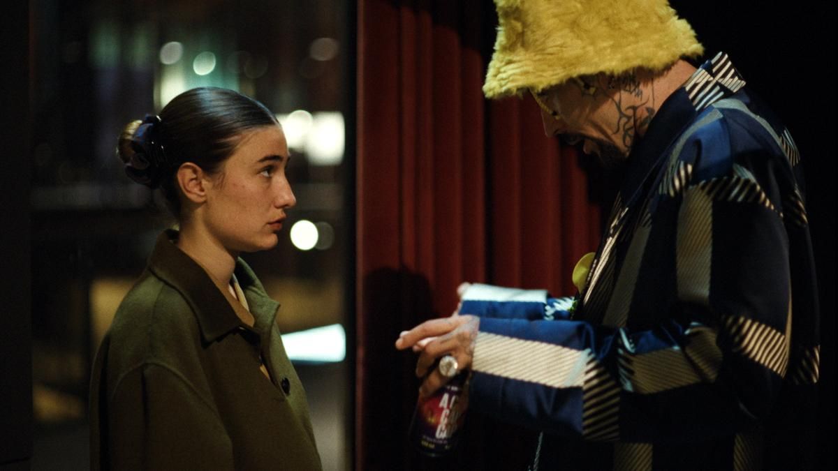 Berta Prieto y Adán Domínguez en una escena de 'Segunda temporada'