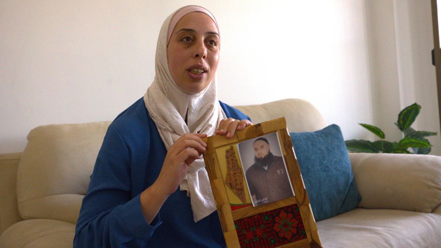 Riham Al Hamamrah, hermana de Izz al Din, durante la entrevista con elDiario.es.