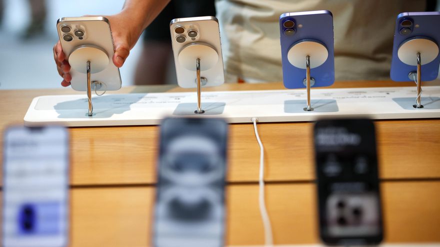 Trump exime a 'smartphones' y monitores de ordenador de sus "aranceles recíprocos"