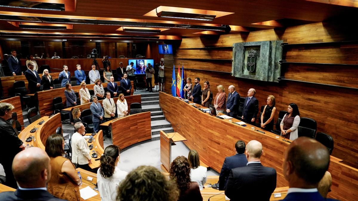 La crisis migratoria marca el último pleno del Día de Asturias de la legislatura