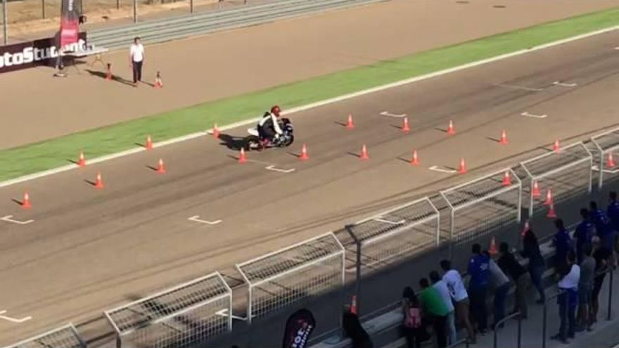 La UR participa en el IV Certamen Internacional Motostudent