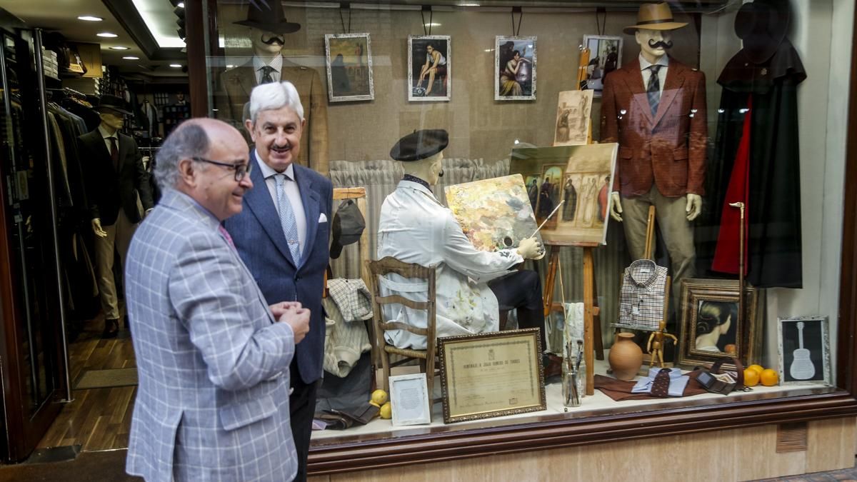 Escaparates en Homenaje a Julio Romero de Torres