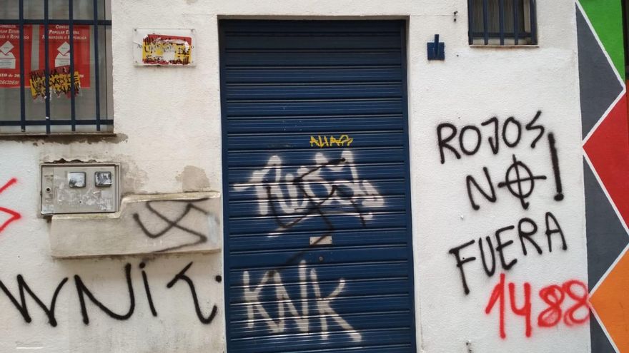 Pintadas en el Ateneo Republicano