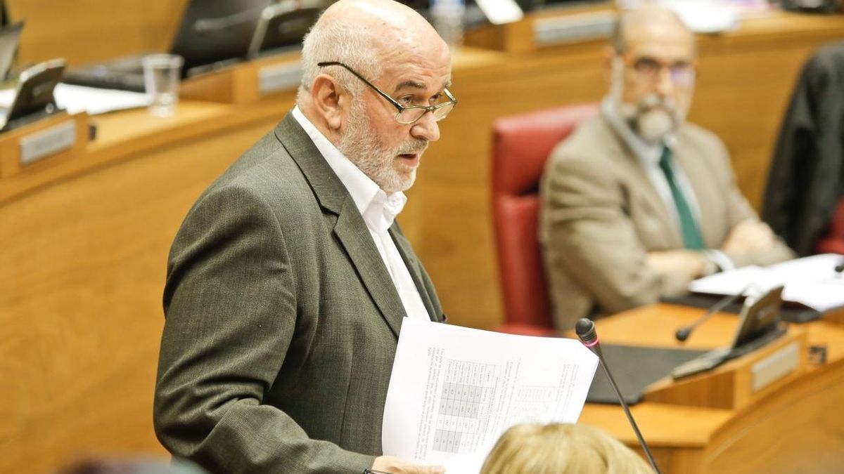 Mendoza dice que las nuevas becas buscan un reparto "más justo", aunque mantienen "discriminación positiva" para la UN