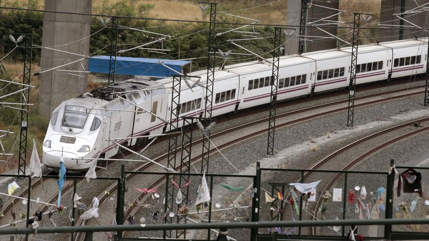 Abren juicio al maquinista y al exdirector de Seguridad por el accidente del Alvia