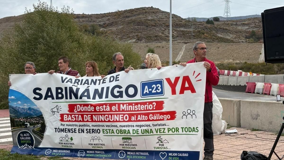 Pancarta de la concentración en Sabiñánigo