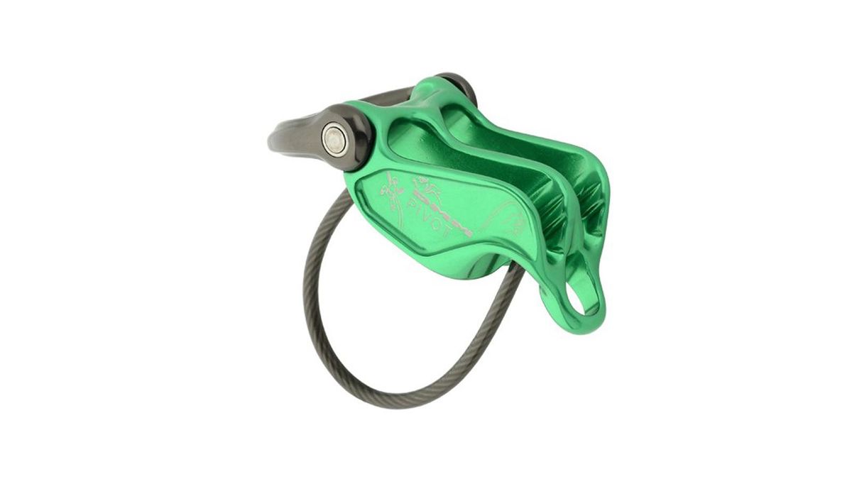 DMM PIVOT 00
