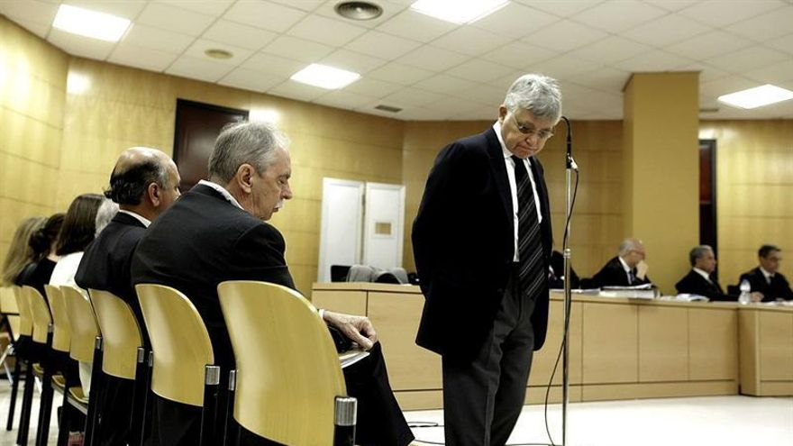 El exconcejal de Urbanismo del Ayuntamiento de Santa Cruz, Manuel Parejo, en un momento del juicio./ EFE (Ramón de la Rocha)