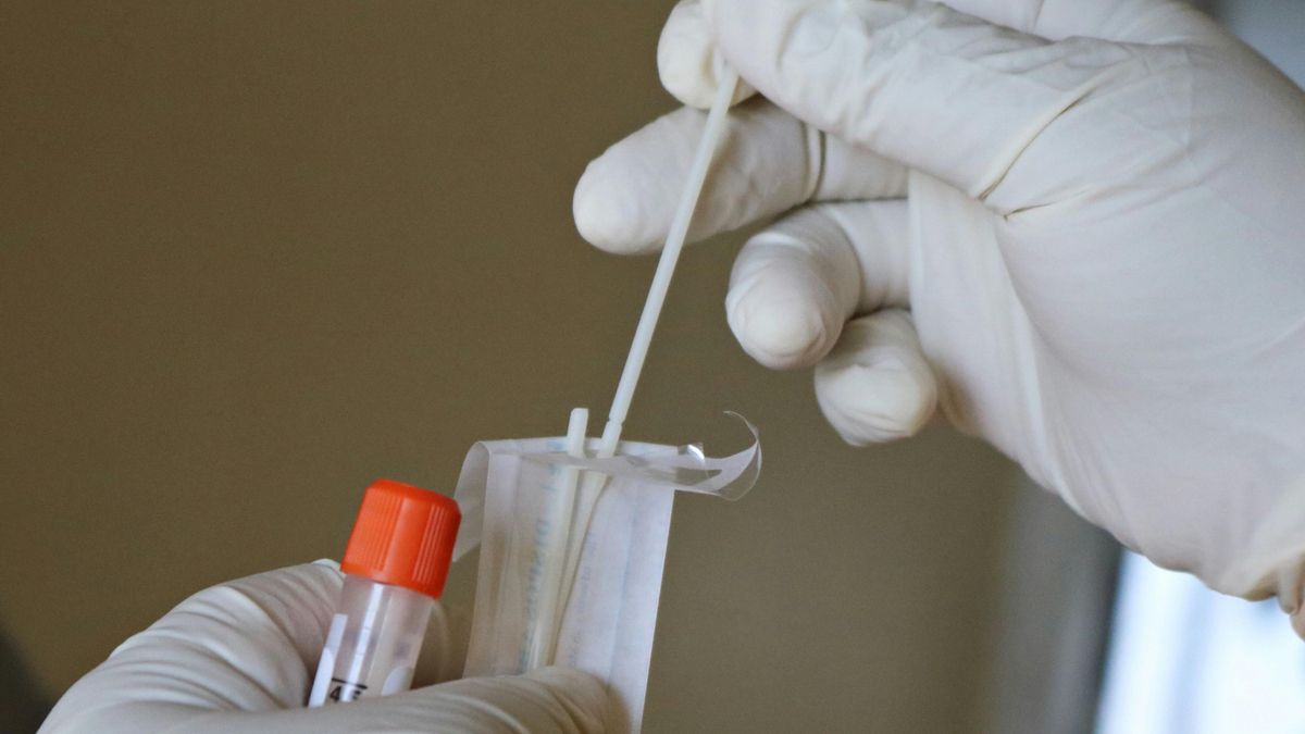Cuándo hacerse un test para saber si tendremos alzhéimer, según un neurólogo: “Las causas genéticas son rarísimas”