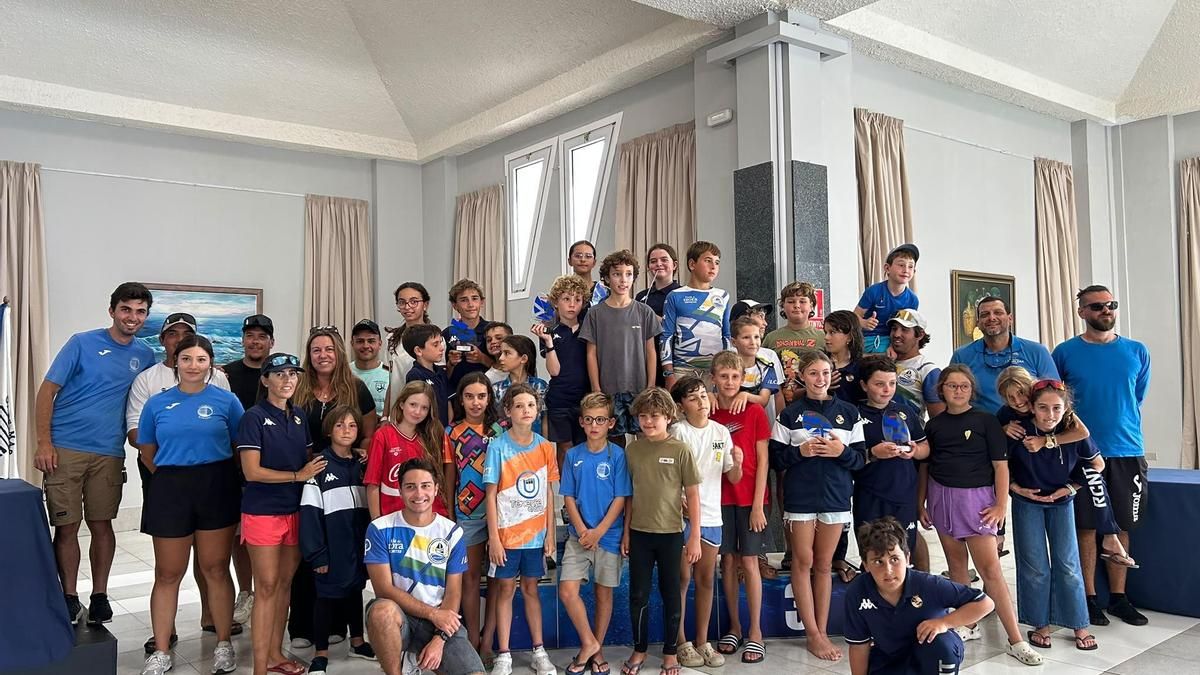 Los regatistas del RCNT dominan la primera prueba de la Copa Cabildo de Optimist C