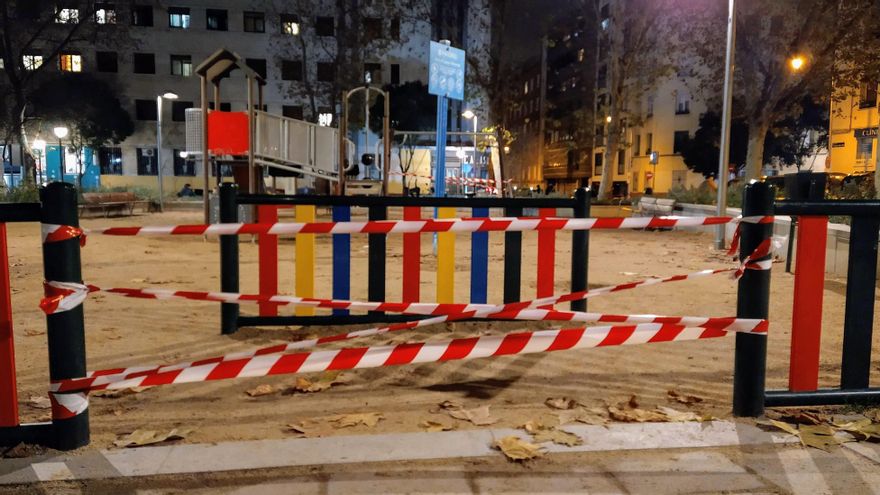 Parque infantil confinado en la zona de Andrés Mellado