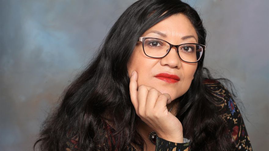 Un libro escrito por indocumentados busca devolver la humanidad "robada" en EE.UU.