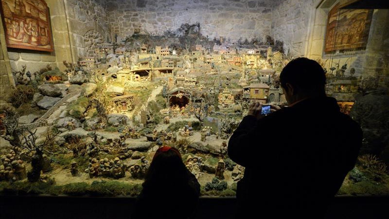 Las exposiciones de belenes son muy visitadas durante la Navidad.