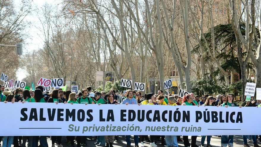 Arranca la semana de huelga en Madrid: "Vamos a hacer temblar a quienes maltratan a la universidad"