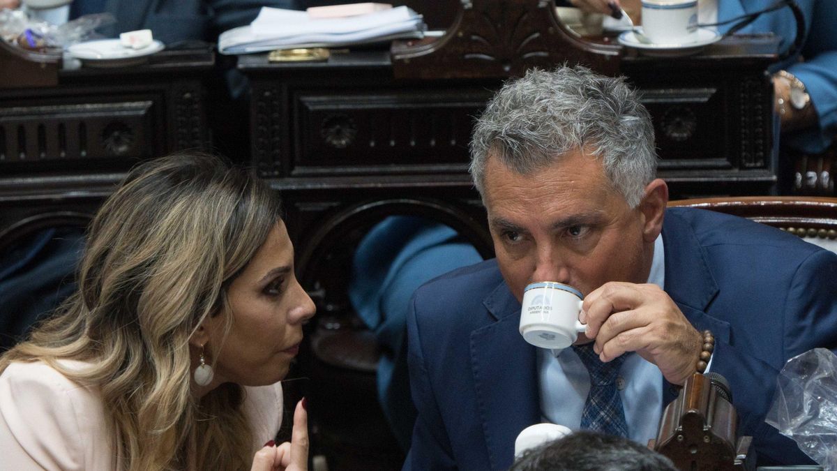 Romina Diez y Sebastian Pareja, de LLA, conversan