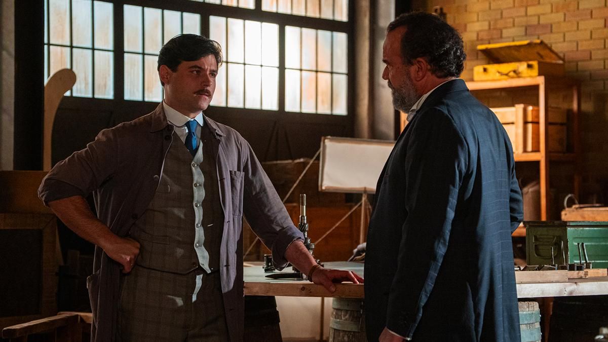 Manuel y Alonso, en un capítulo de 'La Promesa'