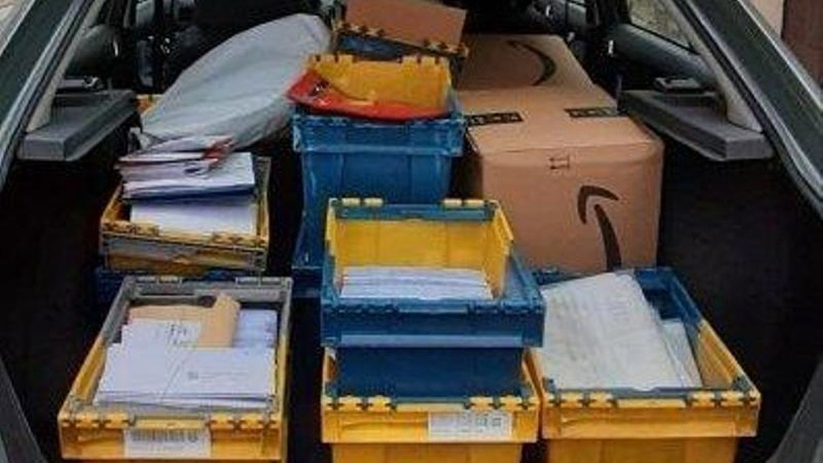 "No es normal repartir en 15 o 20 pueblos": los carteros rurales en Aragón denuncian la sobrecarga de trabajo