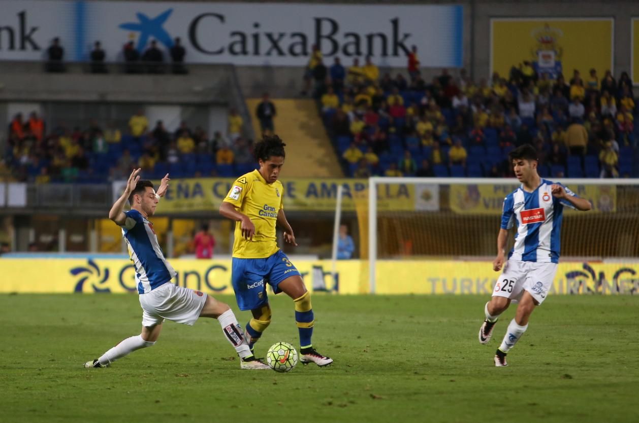 Imágenes del partido entre la UD Las Palmas y el Espanyol. (Alejandro Ramos).