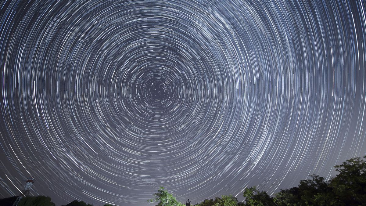Lluvia de Perseidas: las estrellas cruzando el cielo, en imágenes