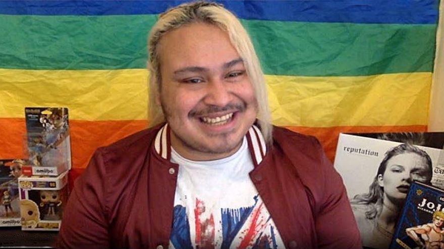 Las dos vidas de Arthur Britney, la primera persona reconocida como no binaria que consigue asilo en Reino Unido