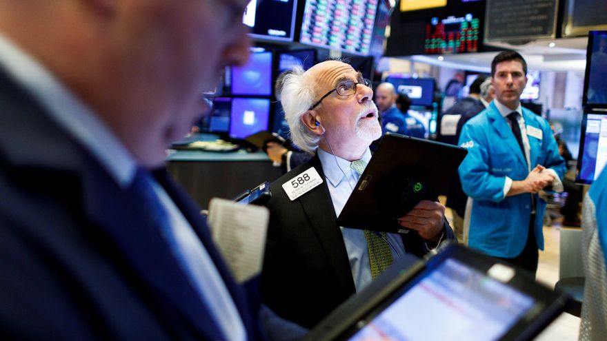 Wall Street cierra con récords en el Dow y el S&P 500 tras la firma del estímulo