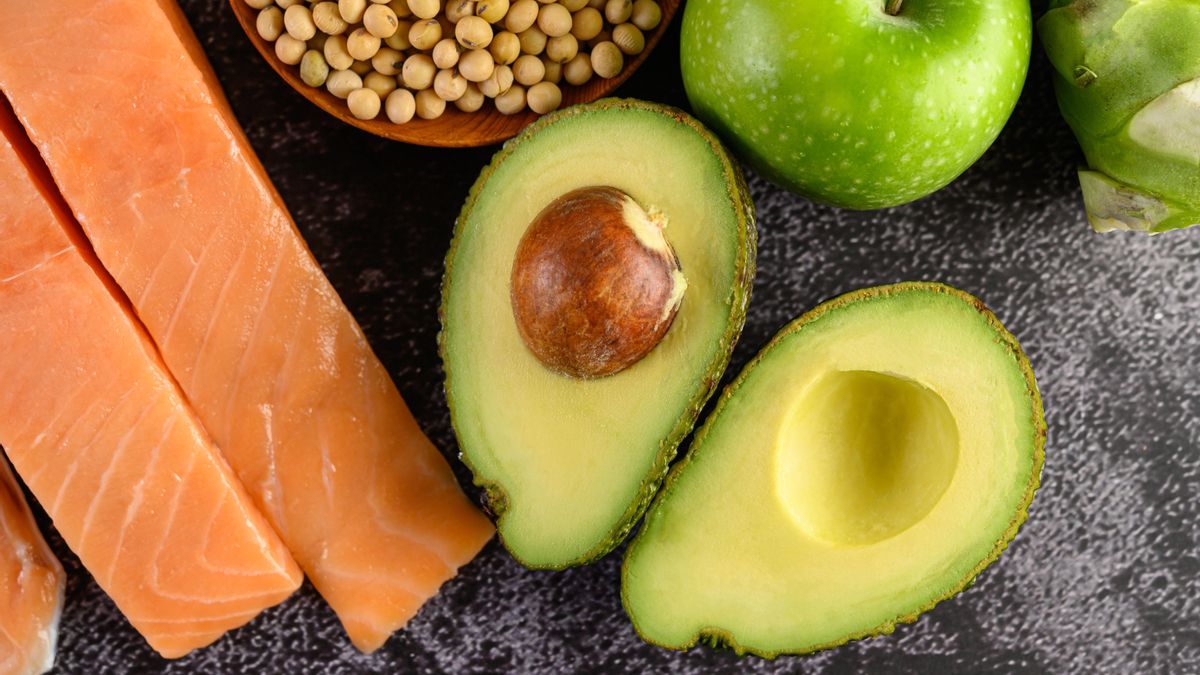 La combinación del salmón con el aguacate queda deliciosa