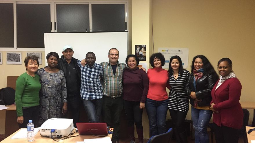 Uno de los grupos de trabajo del programa para migrantes.