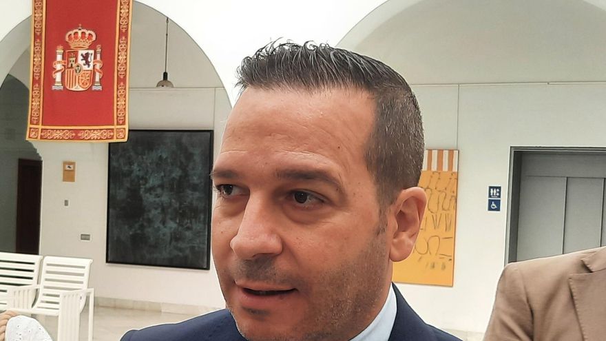 Archivo - El diputado de Vox en la Asamblea de Extremadura Óscar Fernández Calle en una imagen de archivo