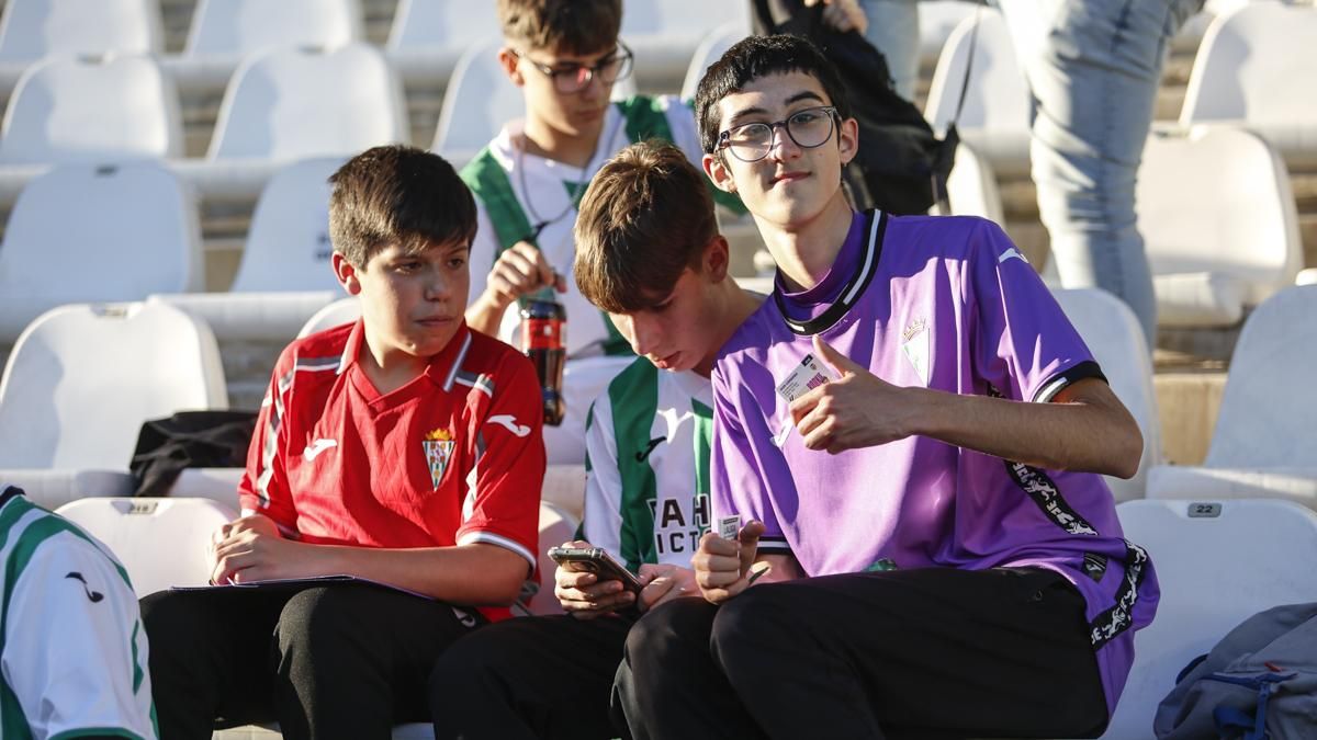 Grada Blanquiverde del Córdoba CF - CD Mirandés