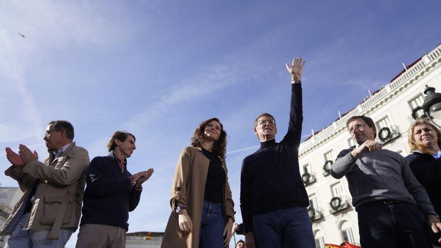 Los líderes del PP en la concentración contra la amnistía en Madrid este domingo 12 de noviembre.