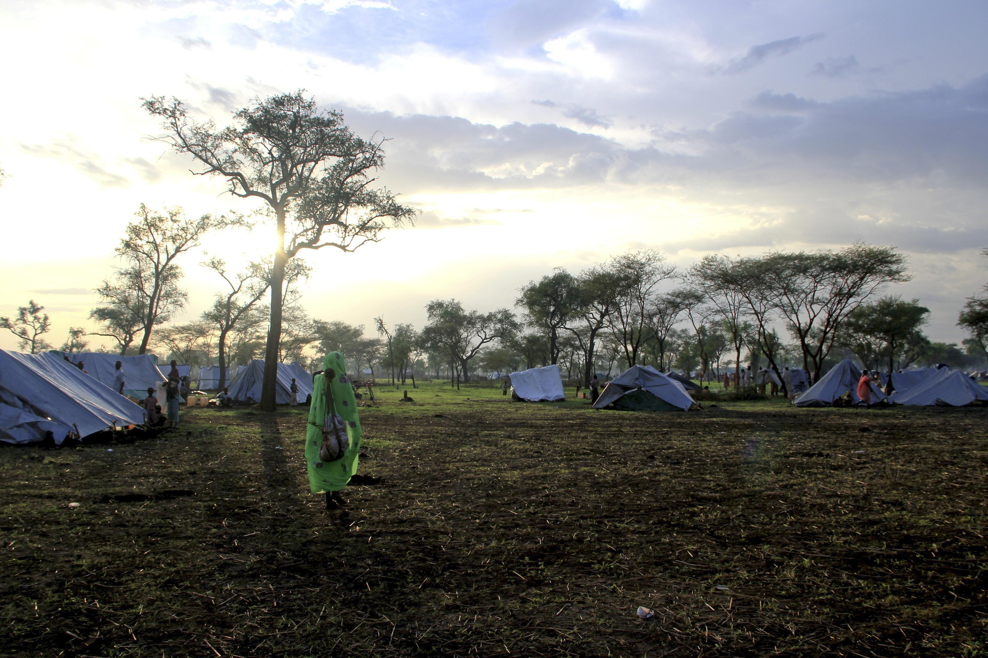 “No puedo imaginar que exista un lugar donde se necesite tanto nuestra ayuda como éste”, afirma la doctora de MSF, Erna Rijnierse. Campo de tránsito cercano al campamento de refugiados de Jamam.