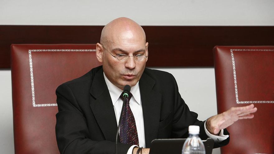 El juez Gómez Bermúdez durante las  I Jornadas sobre delincuencia económica y fraude fiscal celebradas en el Colegio de Abogados de Las Palmas de Gran Canaria. Foto: Alejandro Ramos