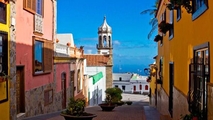 En edificios ruinosos y compartiendo piso: cómo sobrevivir en el municipio canario donde los alquileres han subido un 40%