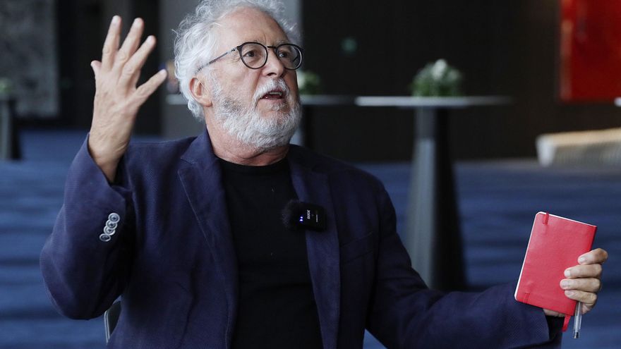 Héctor Abad narra desde la herida: "Lo que mató a Victoria Amelina estaba destinado a mí"